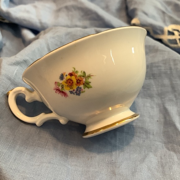 Vintage rare find Royal Grafton Tea Cup - Picture 4 of 6